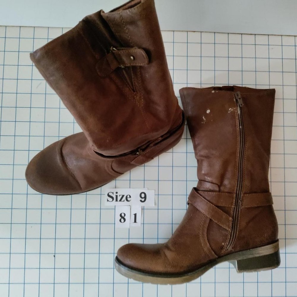 Women's Bare Traps zipper boots